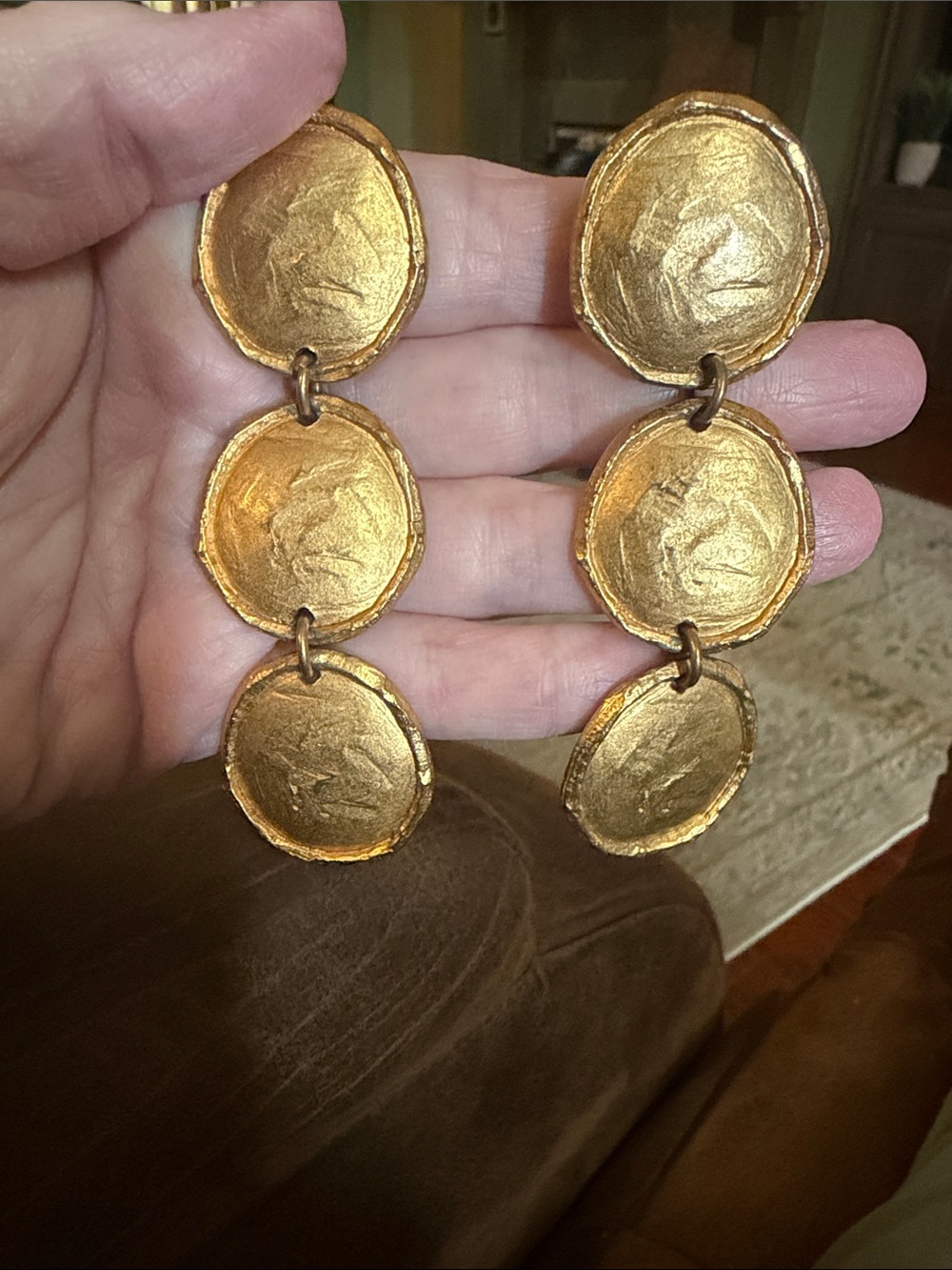 Vtg Edouard Rambaud Hammered 80s Greco-Roman Style Clip Earrings 100% Authentic